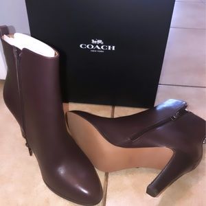 Selling my new boot from coach! Never used